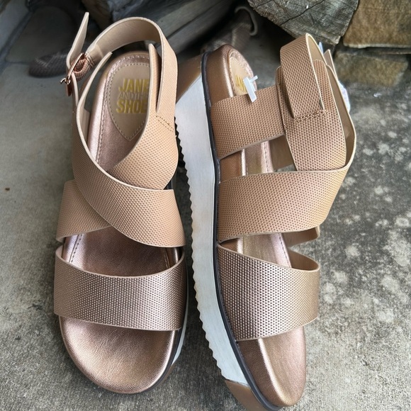 JANE AND THE SHOE Harper tan & rose gold Sandals w/buckle closure NWOB Sz-6.5. P - Picture 6 of 11